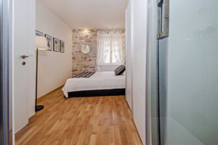 Room 290 of 306