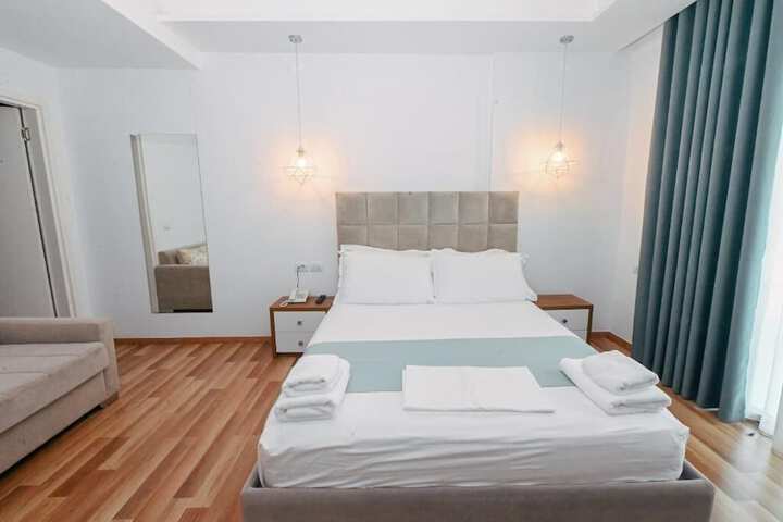 Room 28 of 71