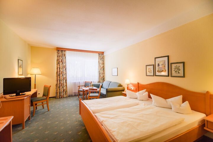 Room 4 of 10