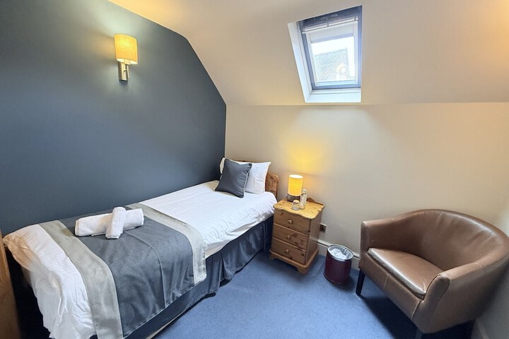 Room 14 of 32