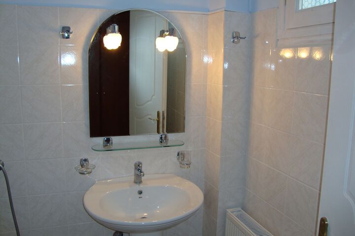 Room 46 of 98