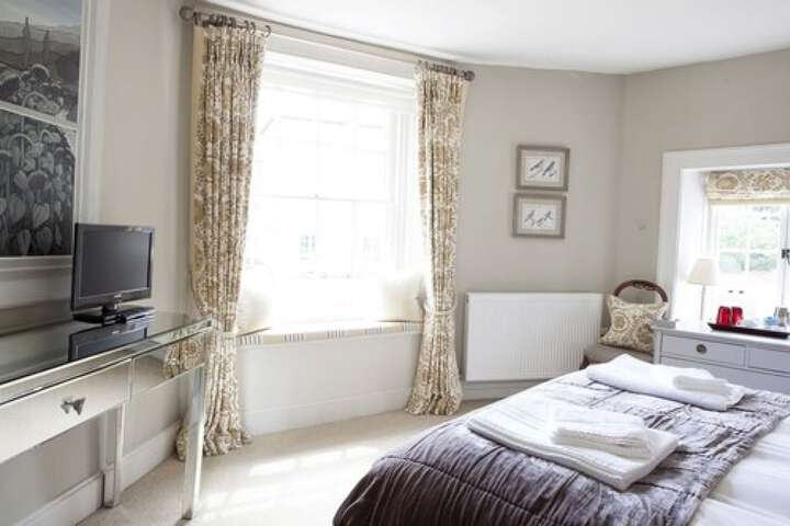 Room 9 of 20