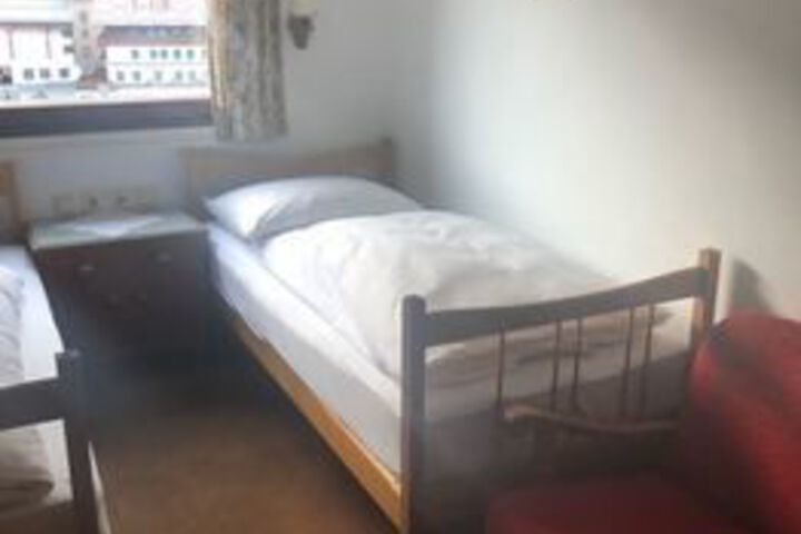 Room 11 of 43