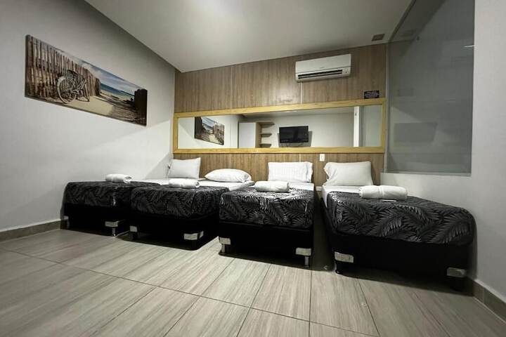 Room 5 of 9