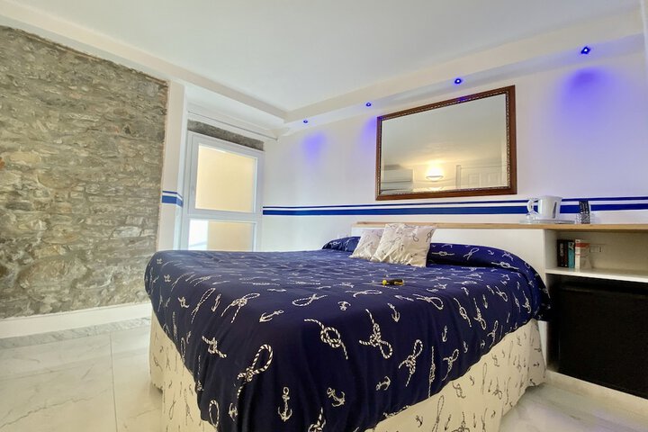 Room 35 of 190