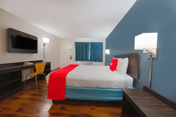 Room 28 of 108