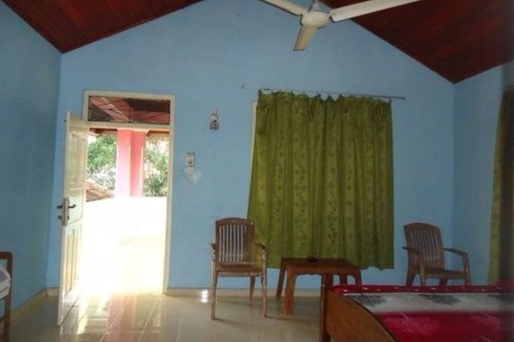 Room 6 of 9
