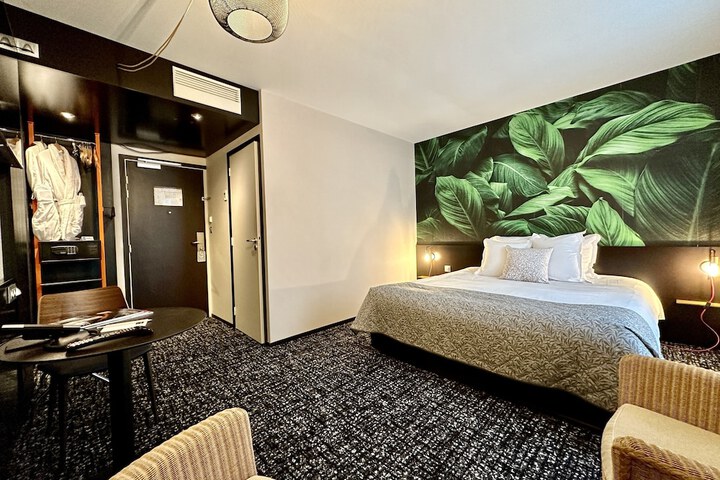 Room 11 of 74