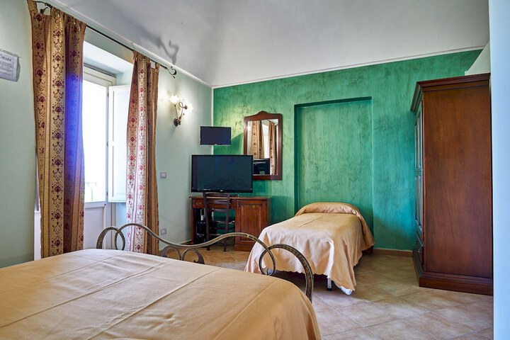 Room 30 of 91