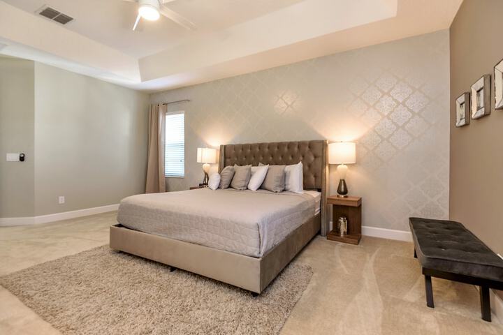 Room 4 of 26