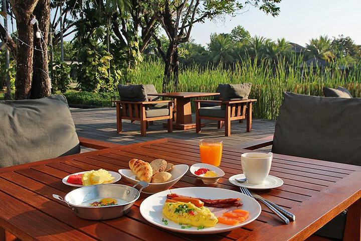 Breakfast/Coffee Service 55 of 79