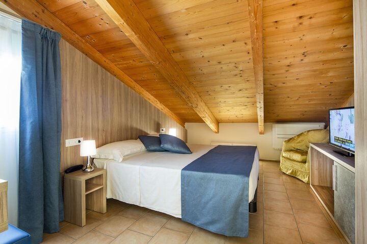 Room 12 of 44