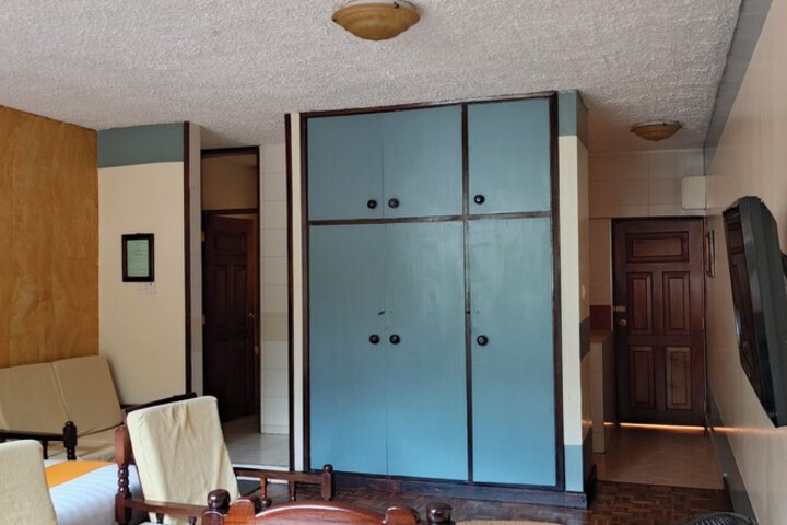 Room 28 of 69