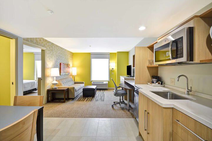 1 King Bed Studio Suite (6 of 18)