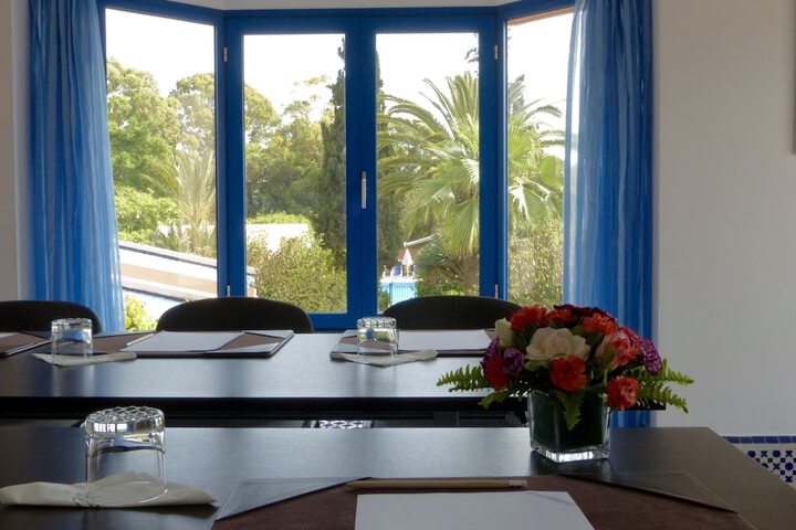Meeting facility