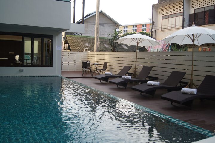 Pool 33 of 46