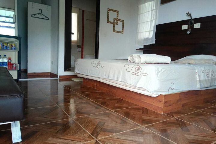 Room 2 of 36