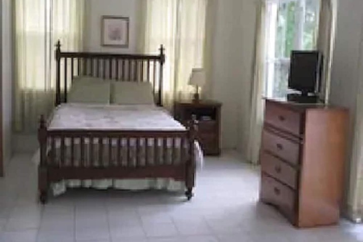 Room 4 of 10