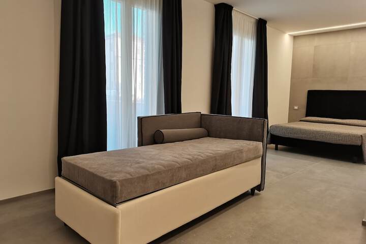 Room 31 of 106