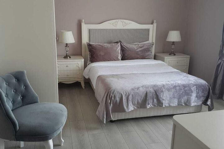 Room 4 of 110