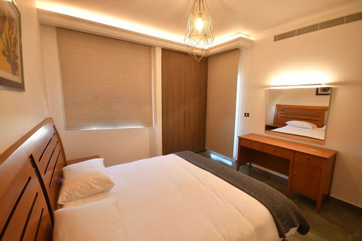 Room 8 of 28