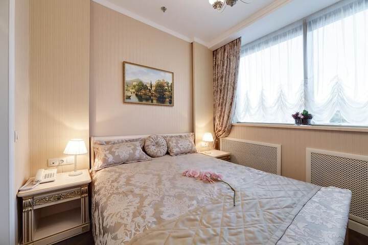 Room 2 of 10