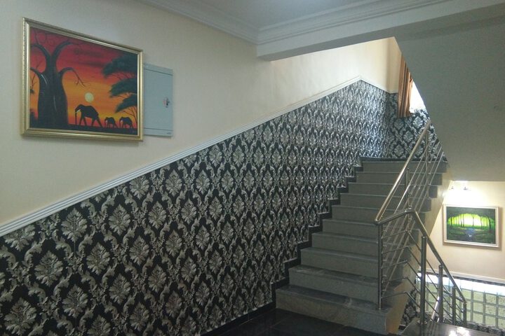 Ballroom/Hall 17 of 21