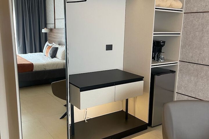 Room 7 of 57