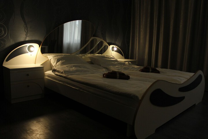 Room 12 of 101