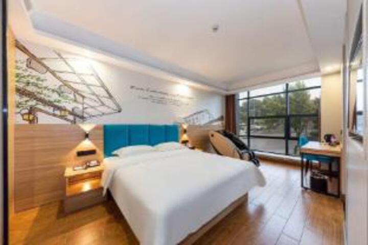 Room 9 of 9