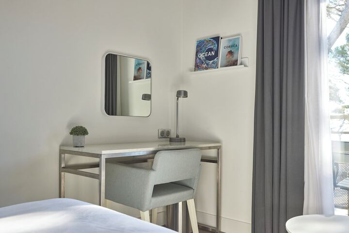 Room 11 of 82