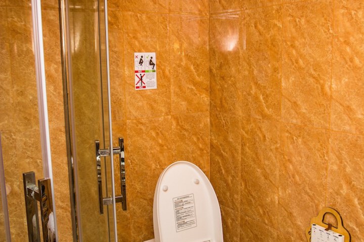 Room 24 of 42