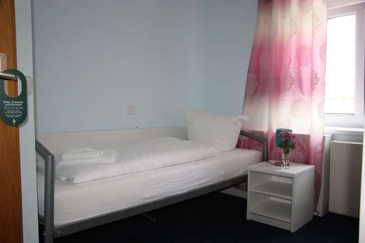 Room 4 of 37
