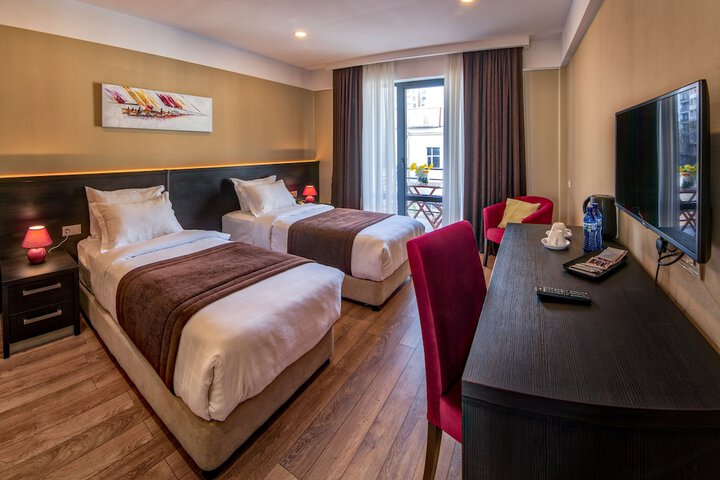 Room 19 of 47