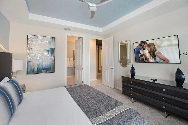 Room 3 of 28
