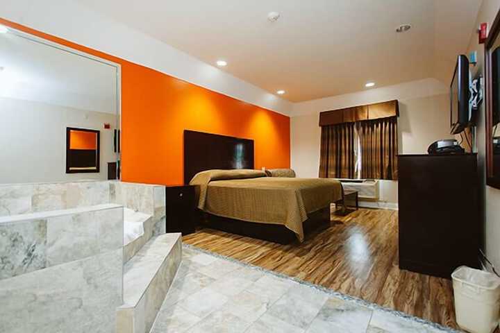 Room 2 of 3