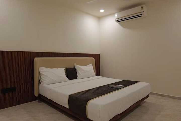 Room 16 of 27