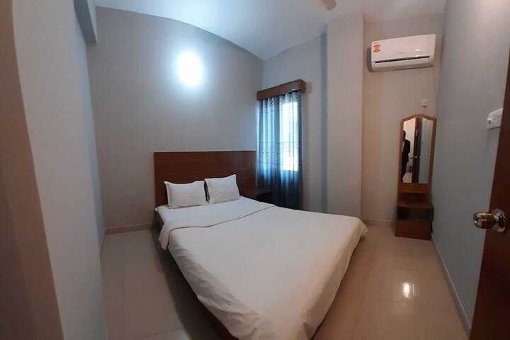 Room 8 of 23