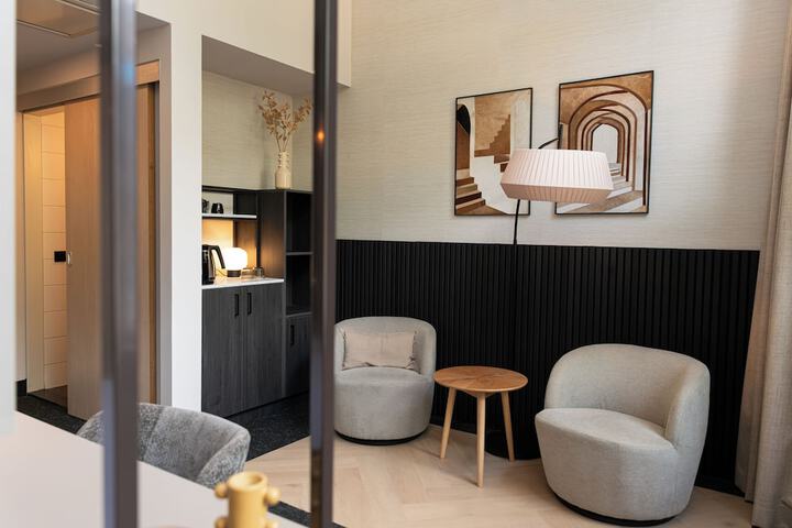 Room 42 of 68