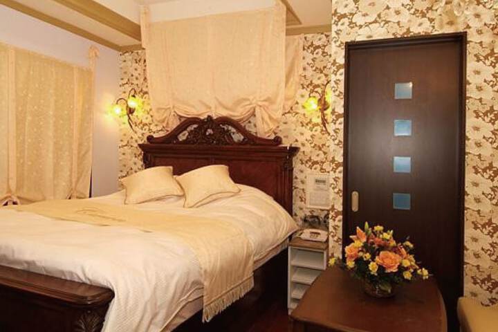Room 7 of 22