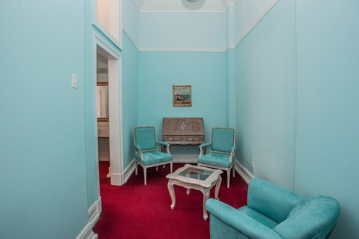 Room 8 of 76