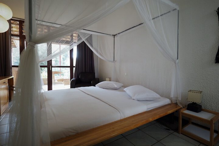 Room 7 of 34
