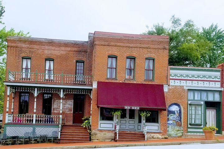 Iron Horse Hotel