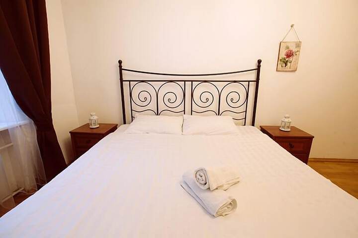 Room 5 of 20