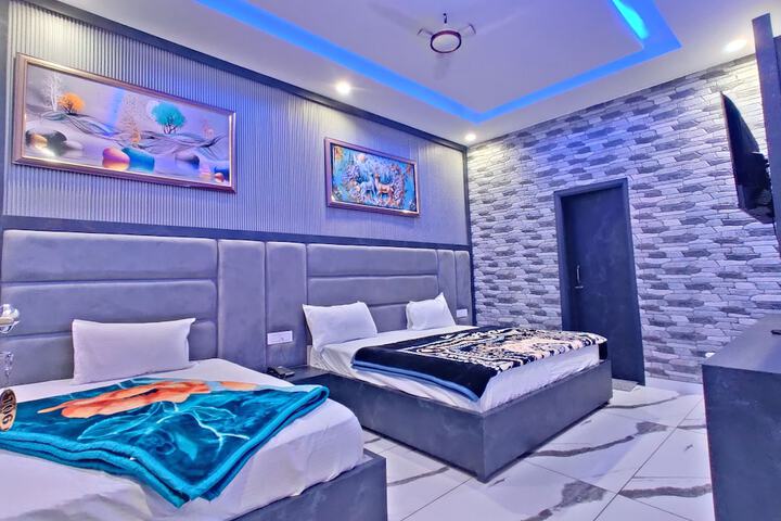 Room 15 of 35