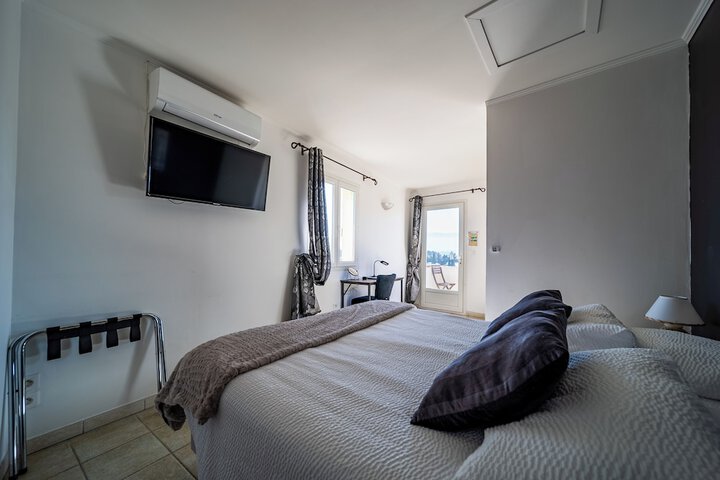 Room 40 of 128