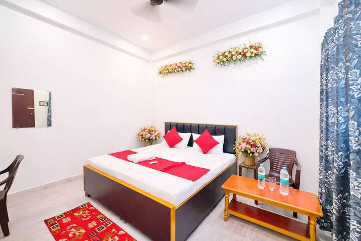 Room 4 of 10