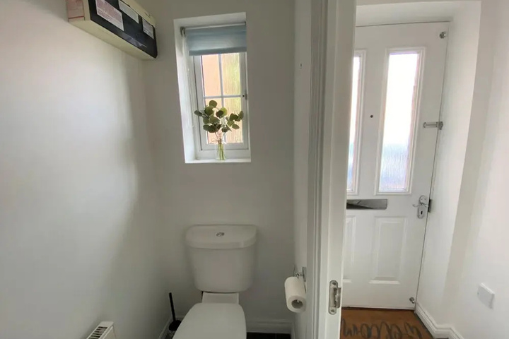 Room 7 of 11