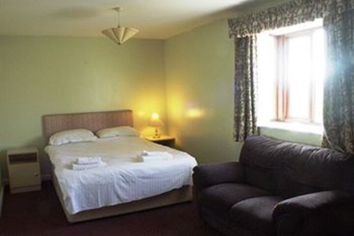 Room 9 of 15