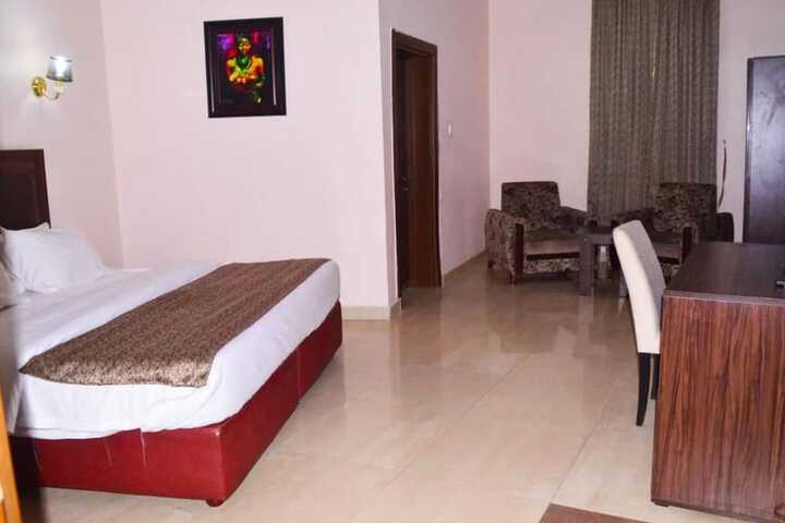 Room 5 of 38